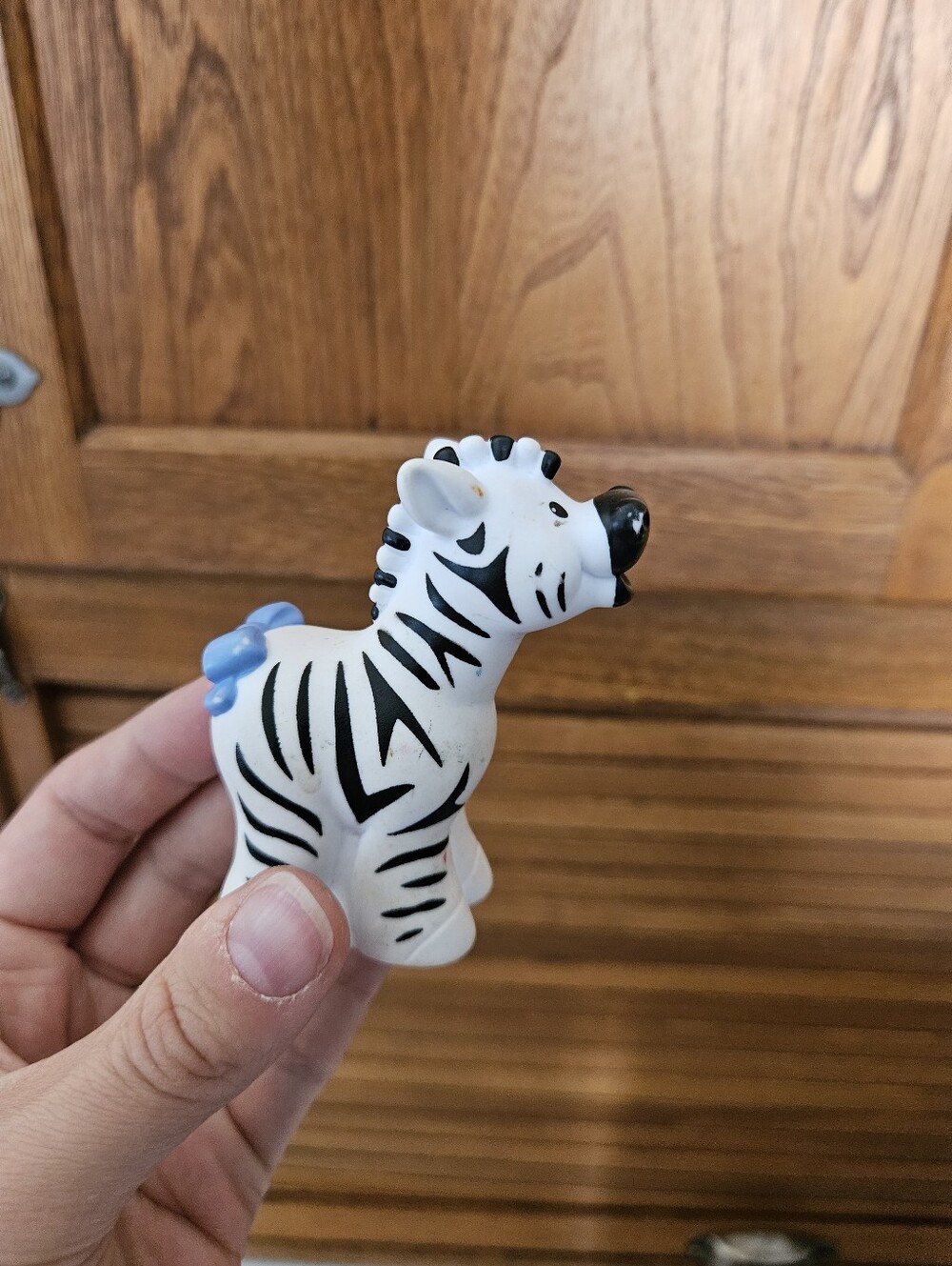 🧡3/$15 2001 Fisher Price Little People Baby Zoo Animals Zebra with Blue Ribbon